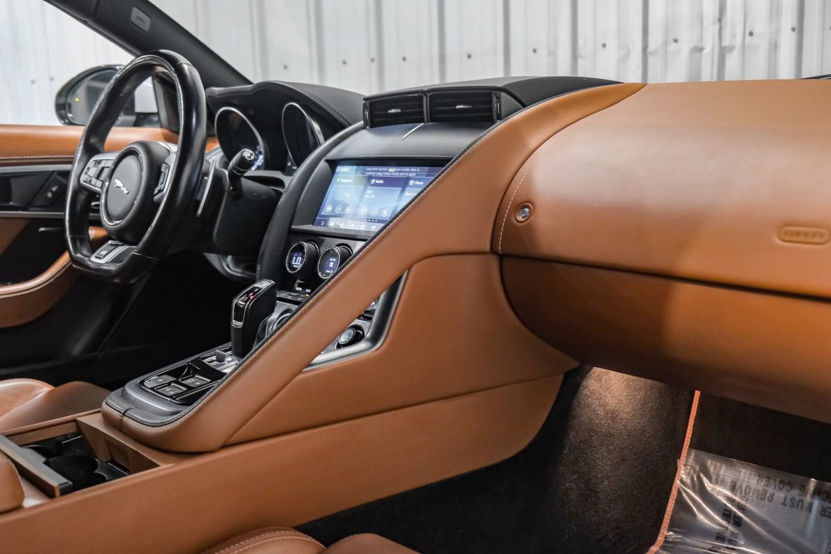 Used 2019 Jaguar F-TYPE R AWD/4WD image 12