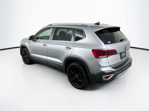 Used 2023 Volkswagen Taos SE w/ Black Wheel Package FWD image 5