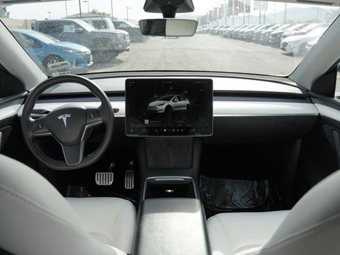Used 2022 Tesla Model Y Performance image 19