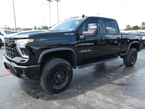 Used 2025 Chevrolet Silverado 2500 ZR2 AWD/4WD image 9