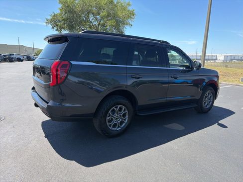 Used 2025 Ford Expedition Active image 5