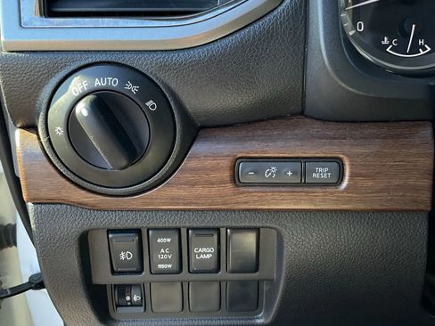 Used 2019 Nissan Titan Platinum Reserve w/ Platinum Utility Package image 32