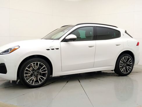 Used 2024 Maserati Grecale GT image 13