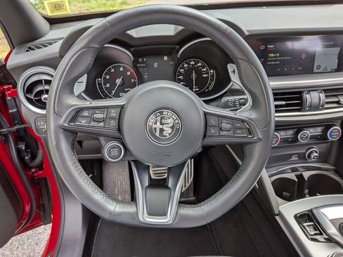 Used 2023 Alfa Romeo Stelvio Veloce AWD/4WD image 10