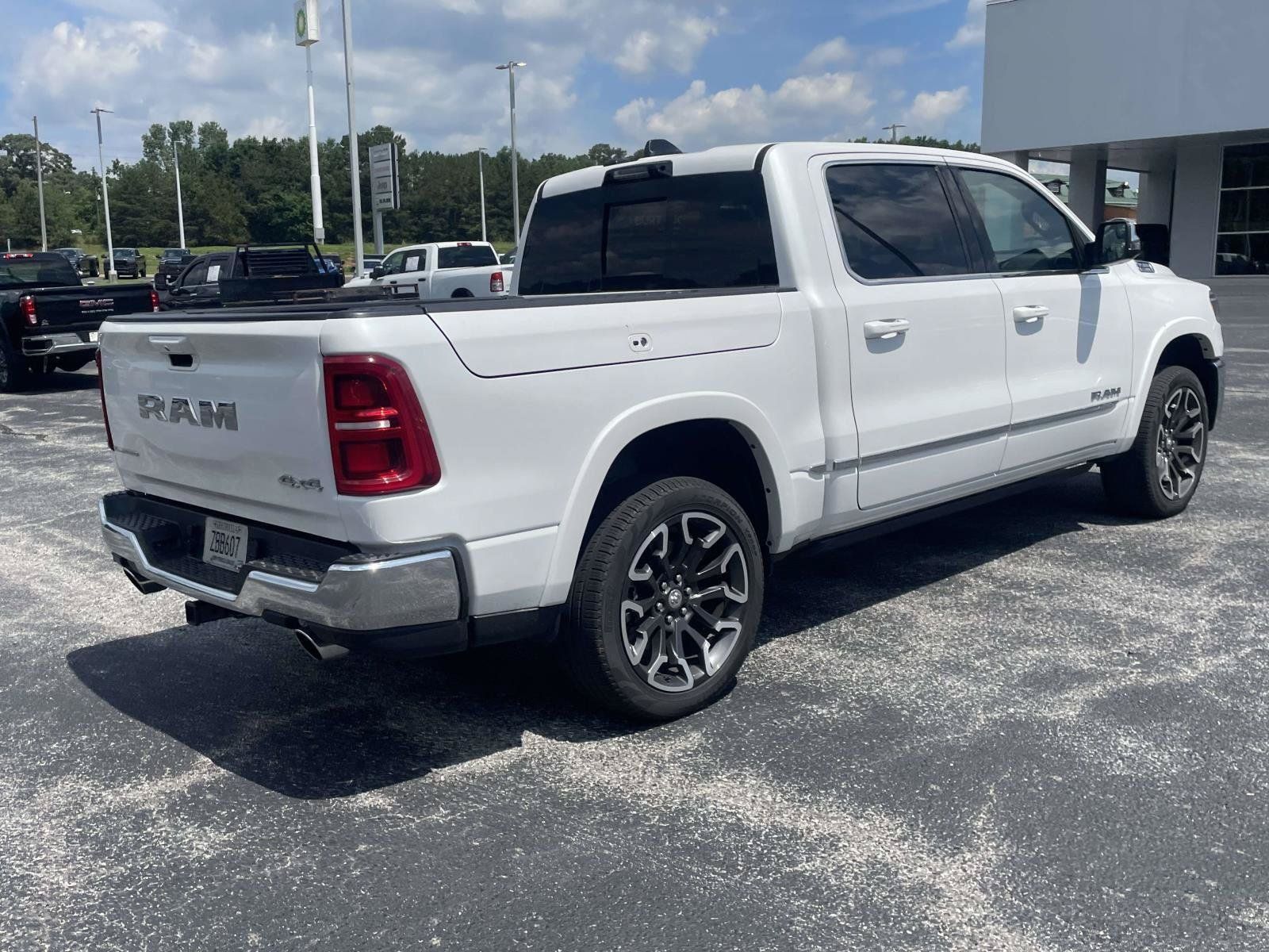 Used 2025 RAM 1500 Limited AWD/4WD image 3