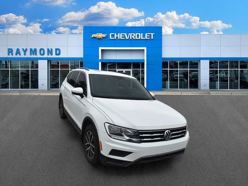 Used 2021 Volkswagen Tiguan SE FWD image 9