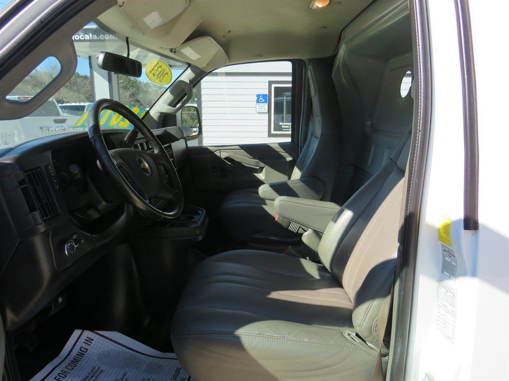 Used 2021 Chevrolet Express 2500 w/ Driver Convenience Package RWD image 4