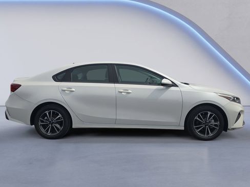 Used 2024 Kia Forte LXS image 6