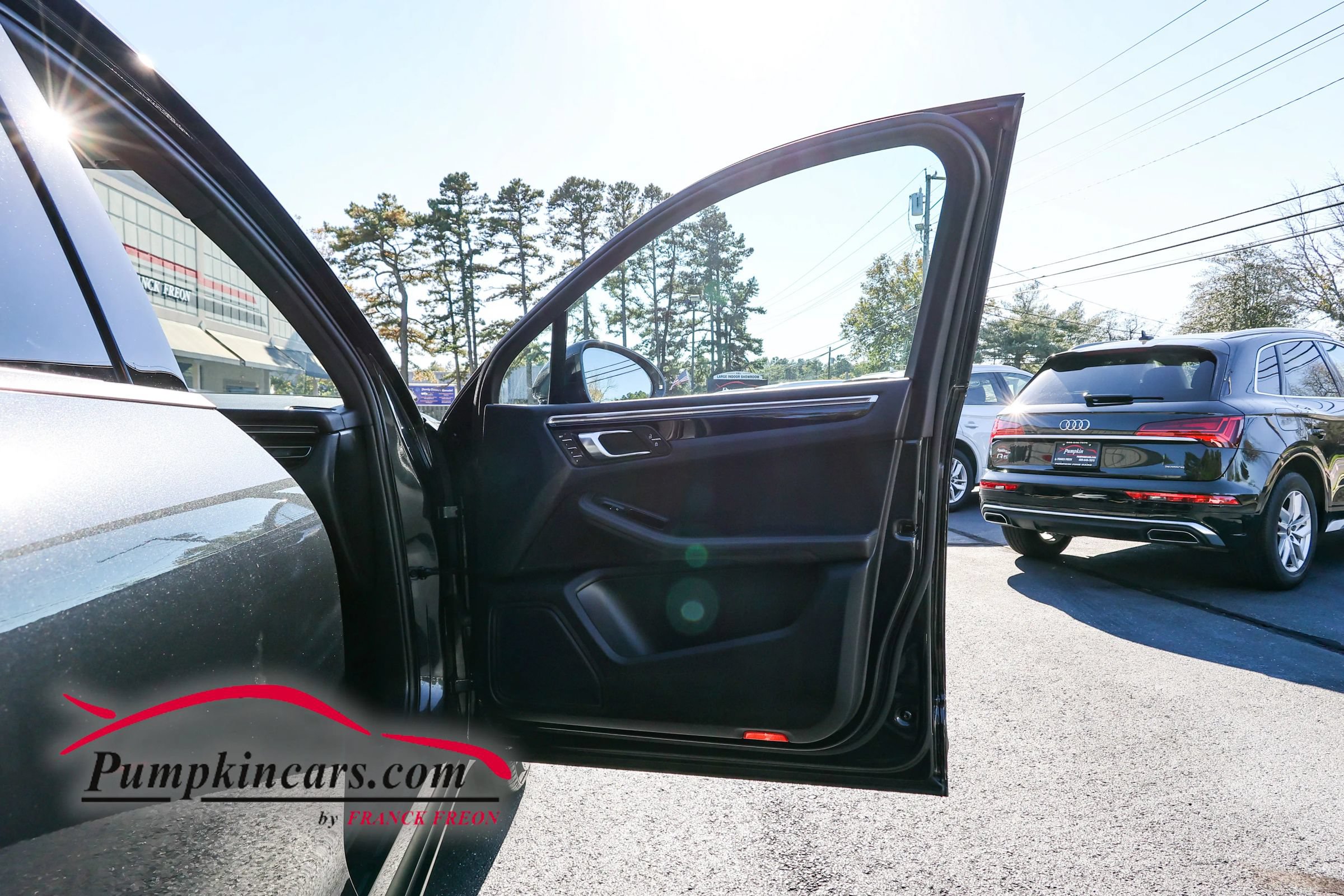 Used 2023 Porsche Macan AWD/4WD image 22