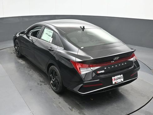 Used 2026 Hyundai Elantra SEL Sport Premium FWD image 45
