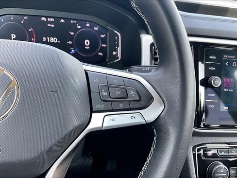 Used 2023 Volkswagen Atlas SE AWD/4WD image 16