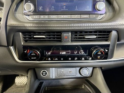 Certified 2023 Nissan Rogue SV w/ SV Premium B Package AWD/4WD image 11