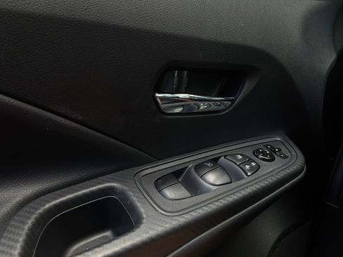 Used 2025 Nissan Versa SV FWD image 19