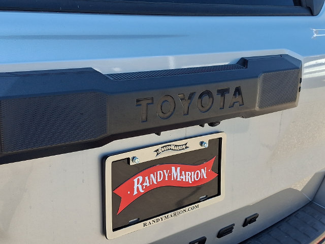 Used 2025 Toyota 4Runner SR5 AWD/4WD image 29