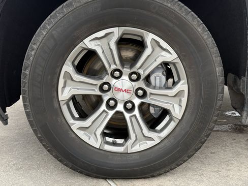 Used 2024 GMC Sierra 1500 SLT image 12