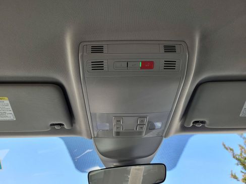 Certified 2025 Volkswagen Taos S FWD image 28