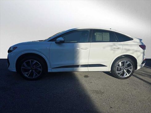 Used 2024 Audi Q4 e-tron Prestige w/ Black Optic Plus Package image 5