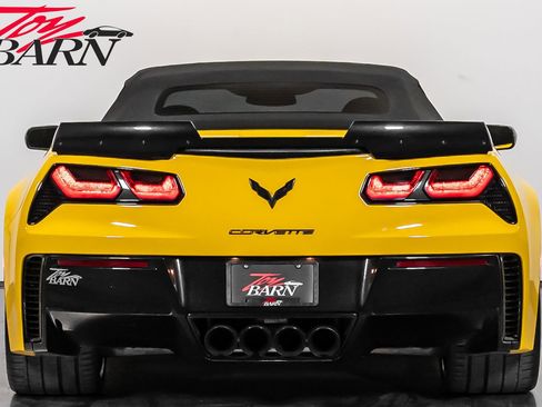 Used 2015 Chevrolet Corvette Z06 w/ 2LZ Preferred Equipment Group image 12