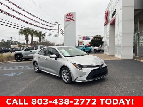 Used 2023 Toyota Corolla LE image 1