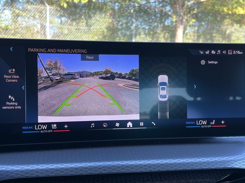 New 2026 BMW 330i Sedan w/ Premium Package image 4