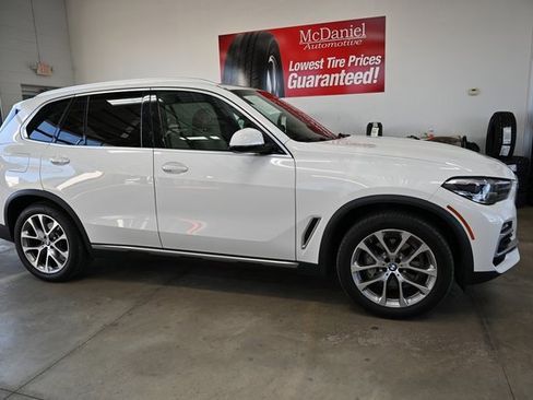 Used 2021 BMW X5 xDrive40i w/ Premium Package image 4
