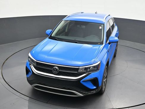 Used 2022 Volkswagen Taos SE FWD image 21