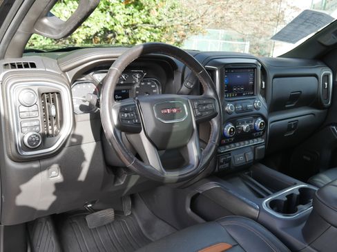 Used 2019 GMC Sierra 1500 AT4 w/ Off Road Performance Package image 4