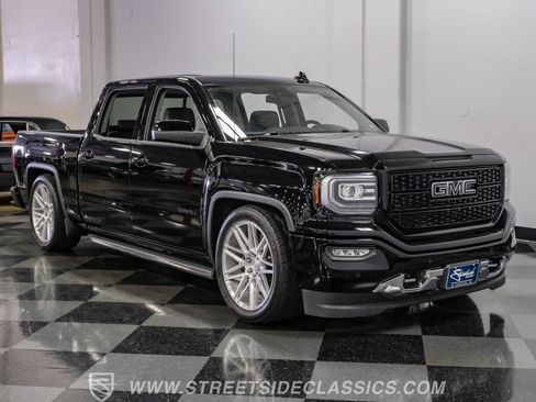 Used 2017 GMC Sierra 1500 Denali w/ Denali Ultimate Package AWD/4WD image 16