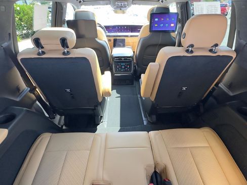 Used 2026 Cadillac Escalade IQL Sport 2 AWD/4WD image 9