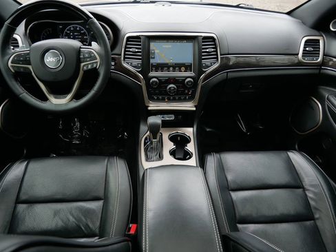 Used 2017 Jeep Grand Cherokee Overland w/ Jeep Active Safety Group image 13