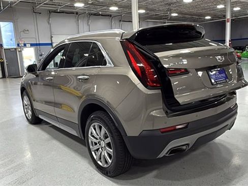 Used 2020 Cadillac XT4 Premium Luxury w/ Cold Weather Package image 8