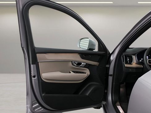 New 2026 Volvo XC90 B6 Plus w/ Protection Package Premier image 29