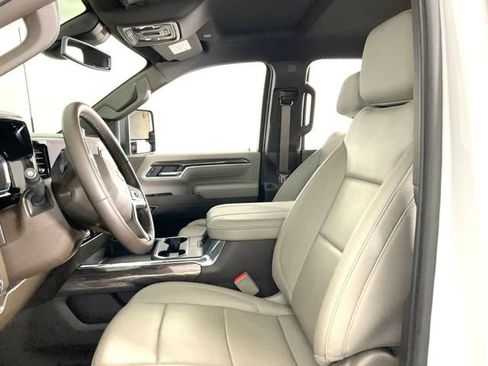 Used 2025 Chevrolet Silverado 2500 LTZ w/ LTZ Convenience Package image 29