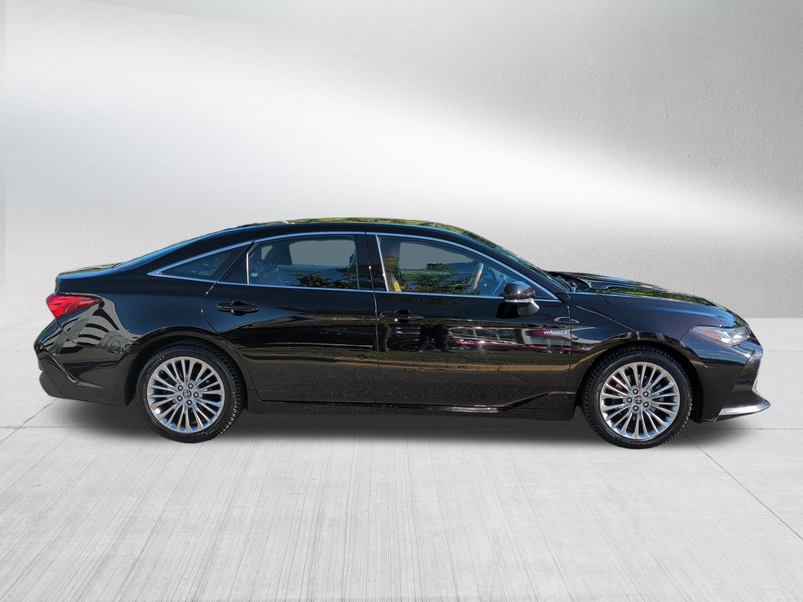 Used 2019 Toyota Avalon Limited w/ Advanced Safety Package FWD image 8