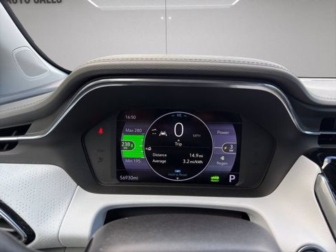 Used 2023 Chevrolet Bolt EUV Premier FWD image 14