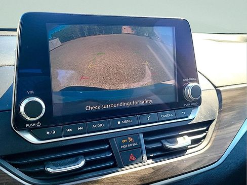 Used 2023 Nissan Altima 2.5 SV FWD image 21