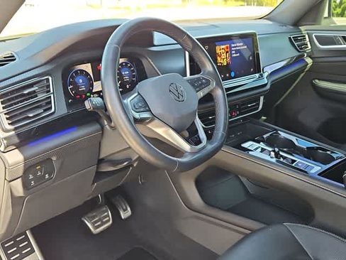 Used 2024 Volkswagen Atlas Cross Sport SEL R-Line AWD/4WD image 10