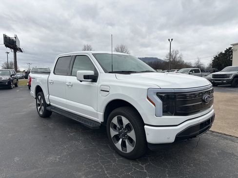 Used 2022 Ford F150 Lightning Platinum image 2