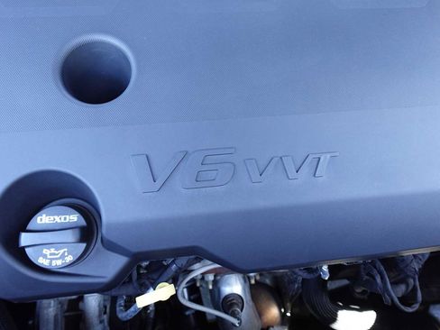 Used 2018 Chevrolet Traverse Premier AWD/4WD image 35