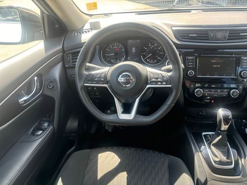 Used 2020 Nissan Rogue SV image 13