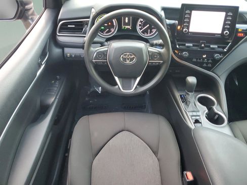 Used 2022 Toyota Camry LE image 11
