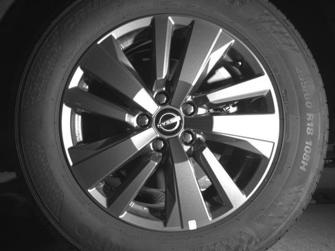 Used 2025 Nissan Pathfinder SV image 14