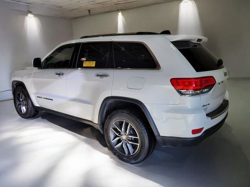 Used 2018 Jeep Grand Cherokee Limited image 23