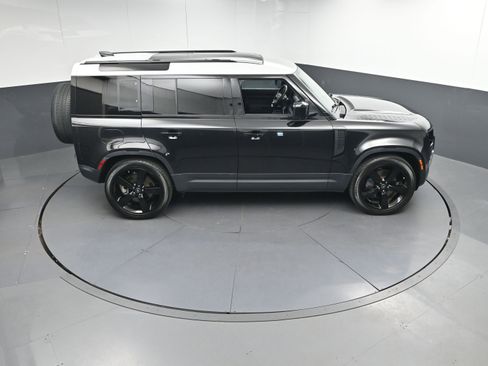 Used 2021 Land Rover Defender 110 SE image 36
