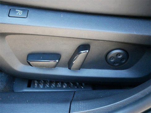 Used 2025 Mitsubishi Outlander SEL image 18