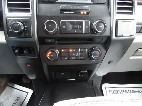 Used 2018 Ford F250 XLT w/ Snow Plow Prep Package image 23