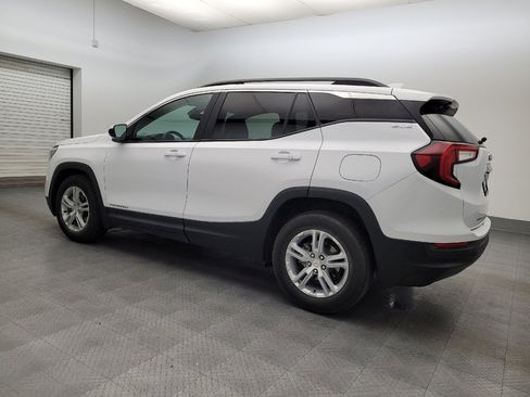 Used 2022 GMC Terrain SLE w/ Driver Convenience Package image 3