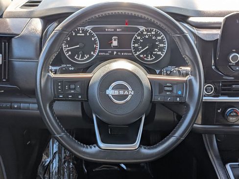 Used 2024 Nissan Pathfinder SV image 22