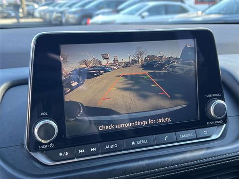 Certified 2022 Nissan Rogue SV image 35