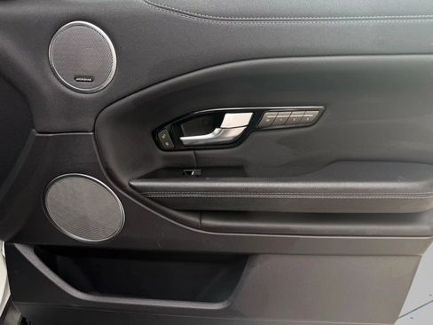 Used 2019 Land Rover Range Rover Evoque image 8